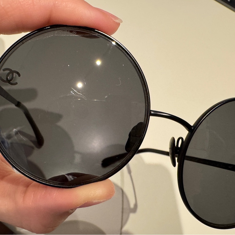 Round MATTE BLACK DARK GREY Sunglasses - Picture 8 of 17